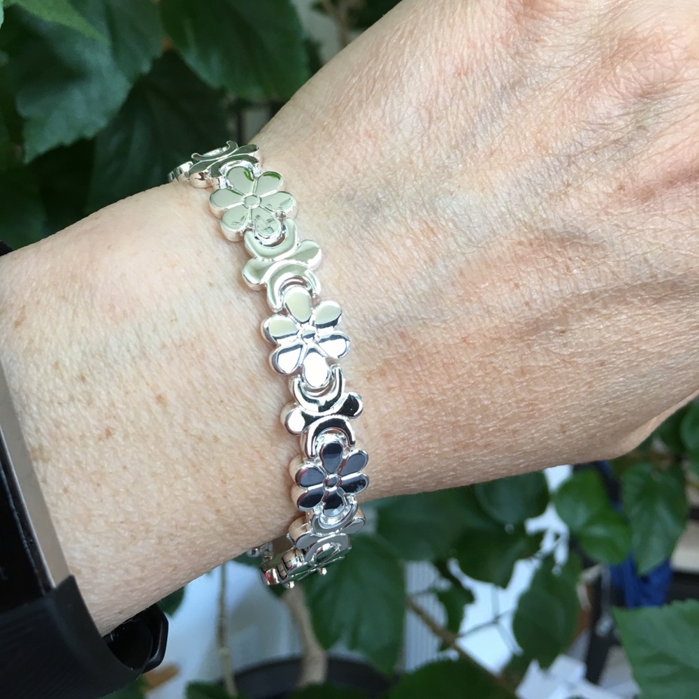 Silver Tone Flower Link Bracelet Foldover Clasp - Picture 5 of 7